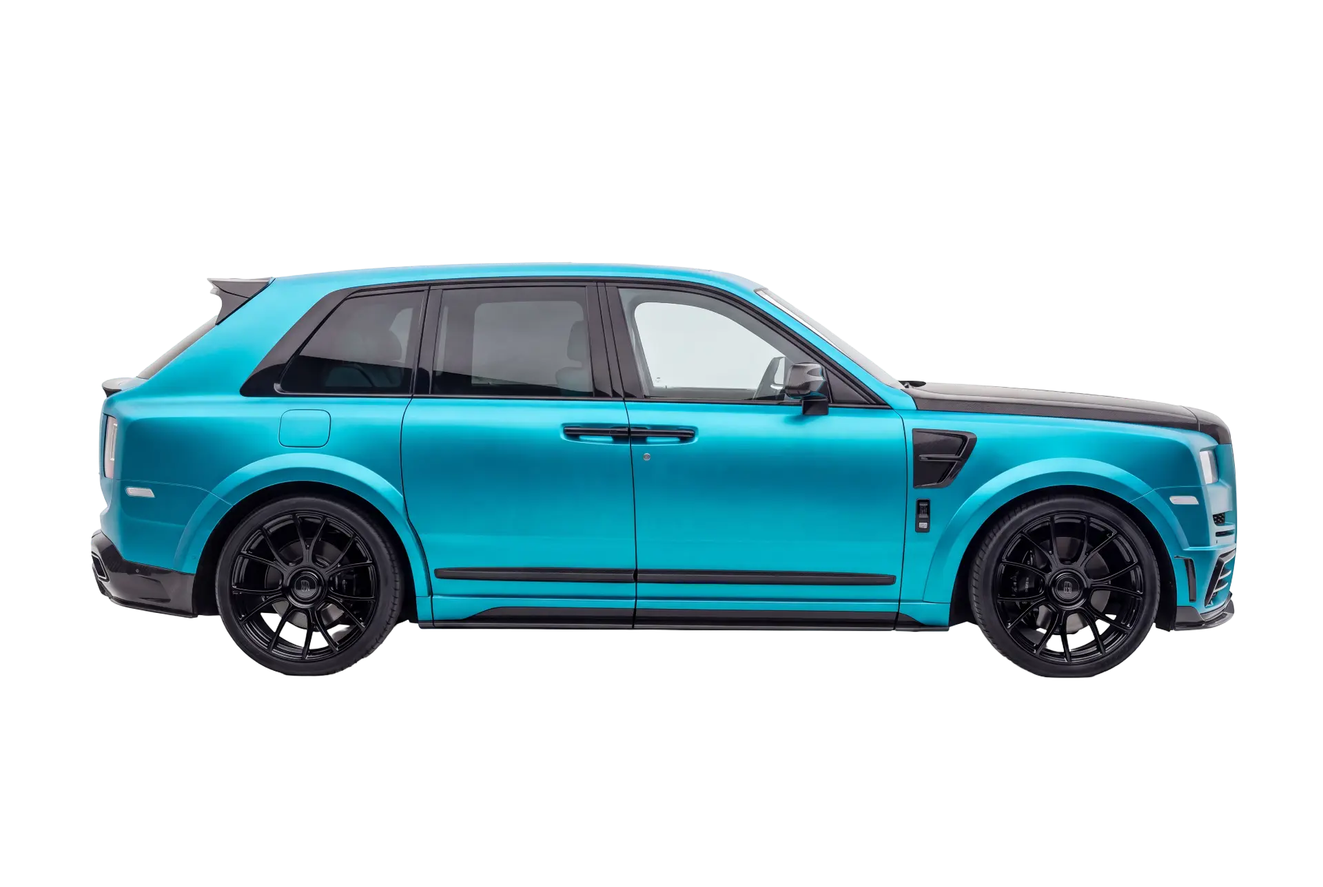 Rolls-Royce Cullinan в бирюзовой плёнке после детейлинга MANSORY в Бишкеке